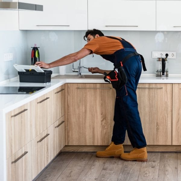 REPARACIÓN-&-MANTENIMIENTO-DE-MOBILIARIO (1)